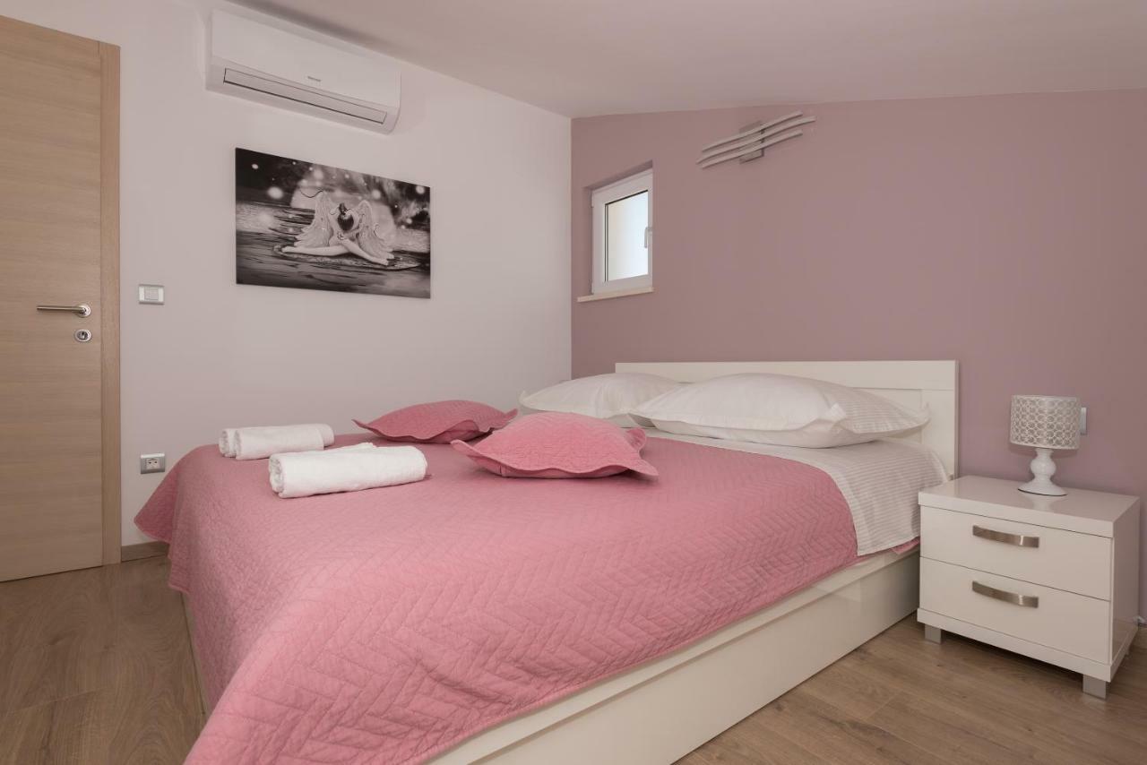 Apartmani Vujcic Makarska Exterior photo