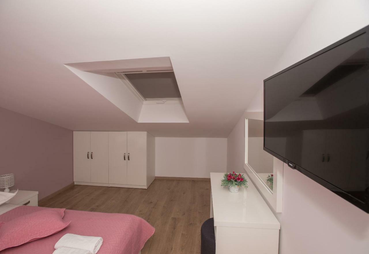 Apartmani Vujcic Makarska Exterior photo